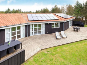 10 person holiday home in L kken